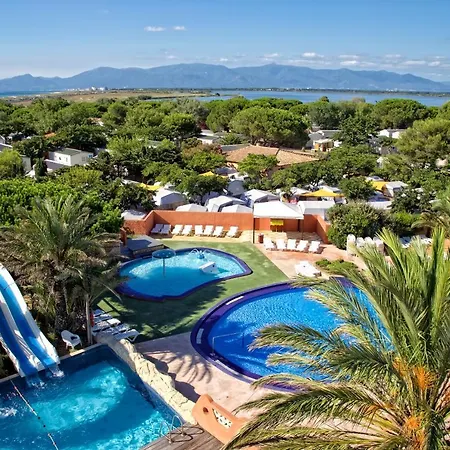 Holiday home Mobil Les Pieds Dans L'eau *
