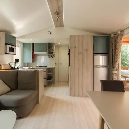 Mobil Les Pieds Dans L'eau Holiday home *